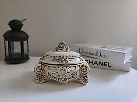 Vintage Fildişi Dekoratif Kutu – Zarif ve Fonksiyonel Saklama Alanı