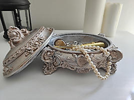 Vintage Gümüş Dekoratif Kutu – Zarif ve Fonksiyonel Saklama Alanı